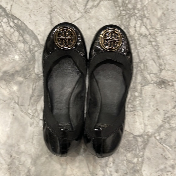 Tory Burch Black Patent Flats Size: 8 - Picture 2 of 4
